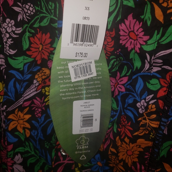 NEW Farm Rio floral button down shirt - Picture 7 of 7